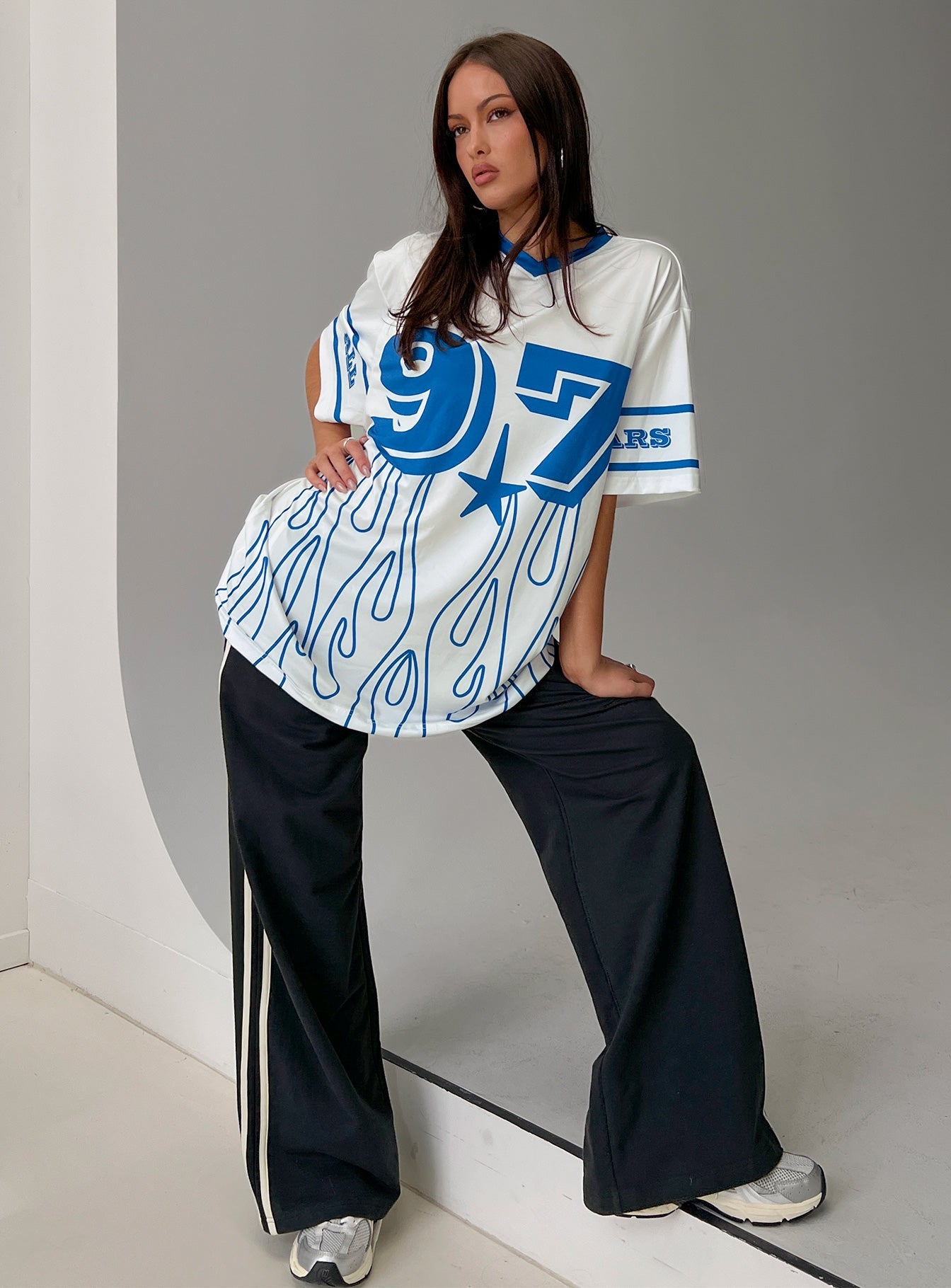 97 Sportstar Oversized Jersey Graphic Top White / Blue