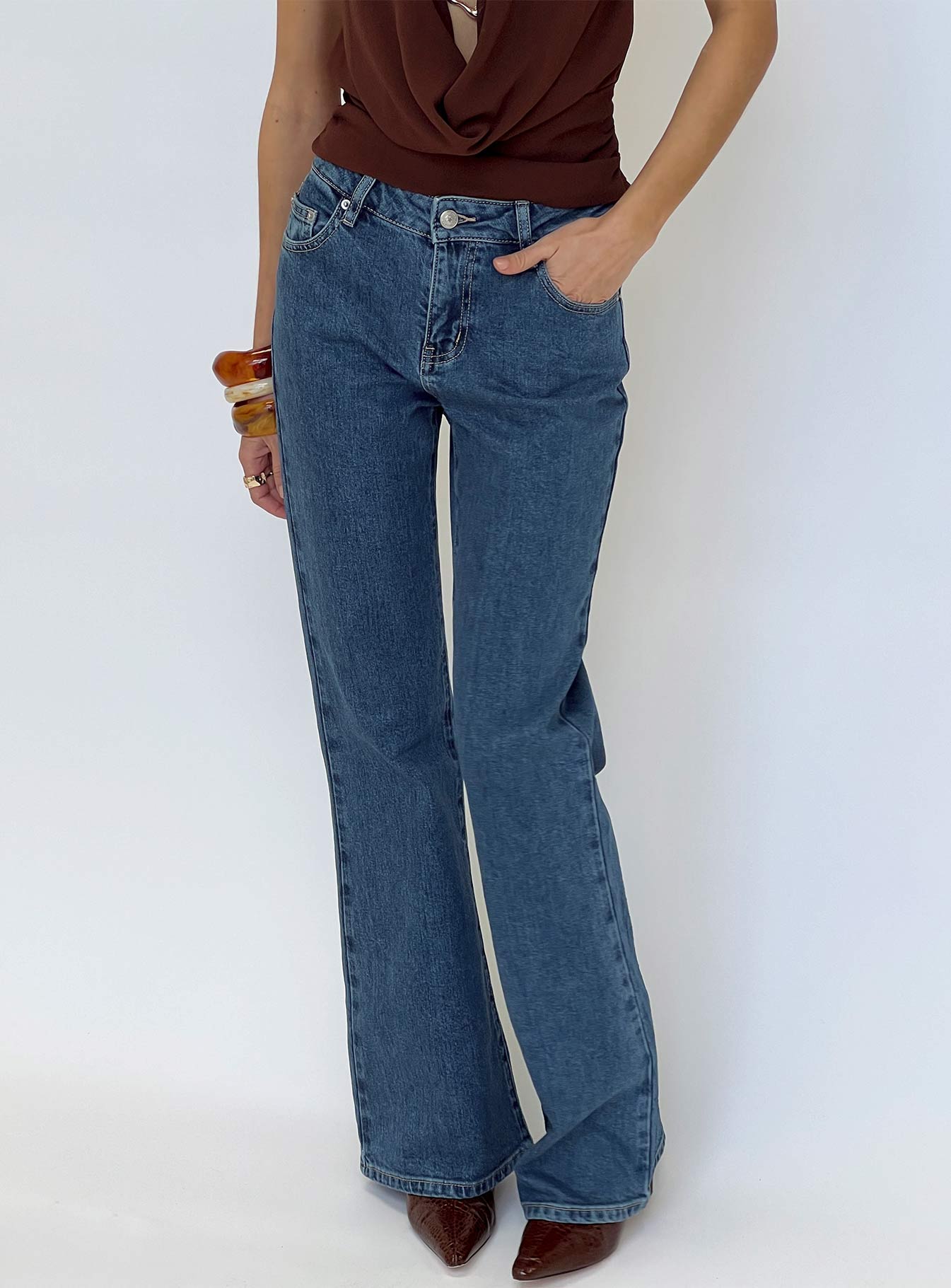 Magic Mirror Mid Rise Bootleg Jeans Mid Blue Wash