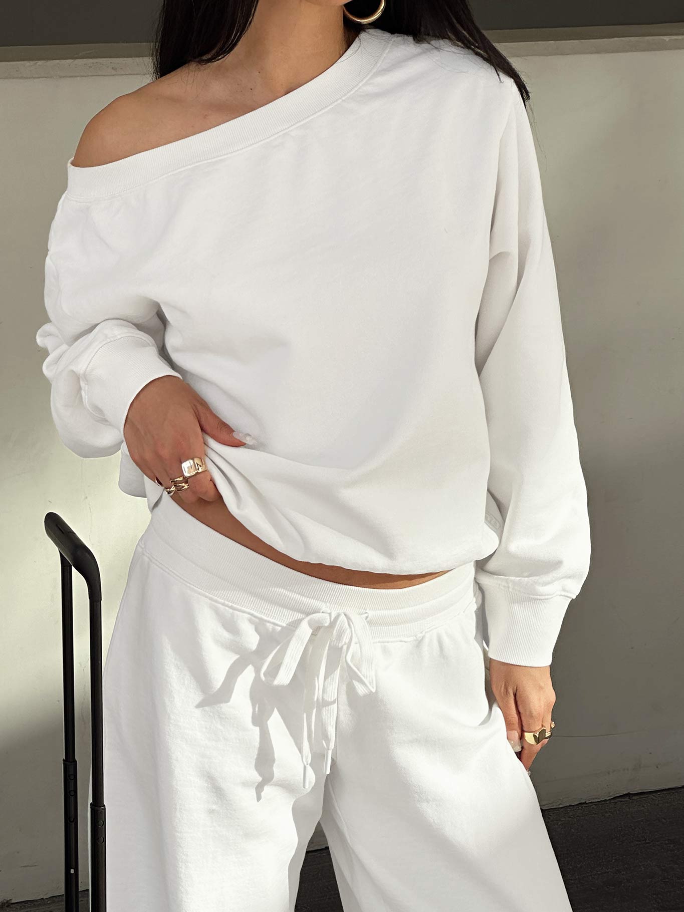 Wellness Off The Shoulder Jumper Washed White