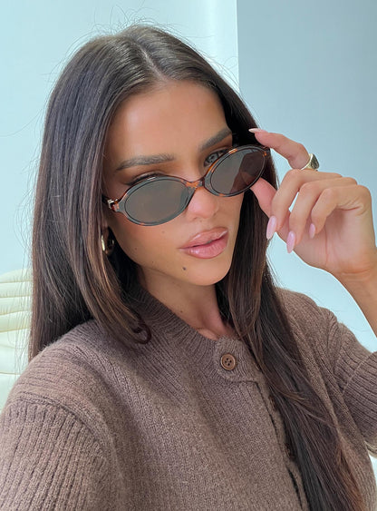 Timely Sunglasses Brown / Tort