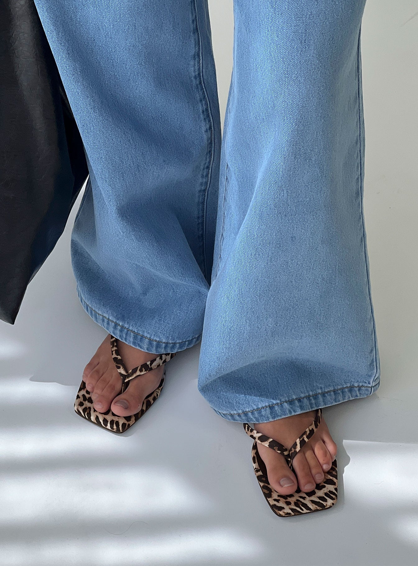 Billini Tove Sandals Leopard Satin