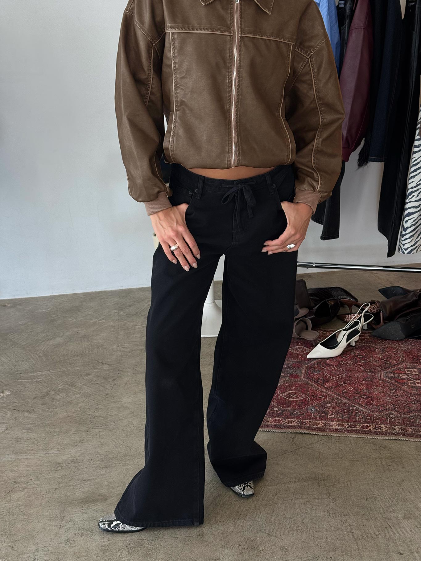 Mellowed Out Low Rise Straight Leg Jeans Washed Black