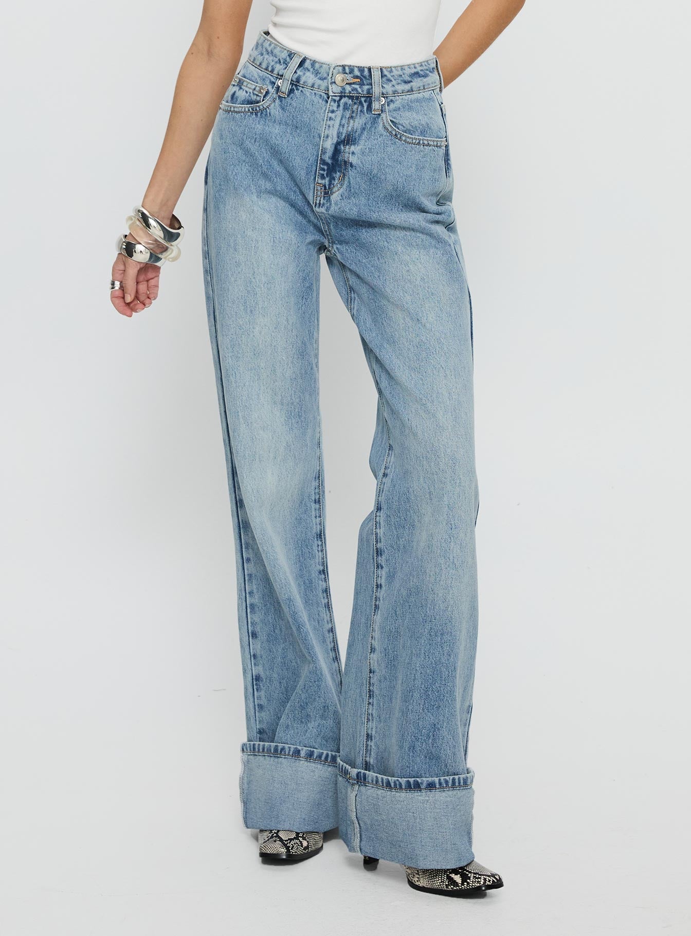 Florida Keys Mid Rise Straight Leg Cuffed Jeans Light Blue Wash