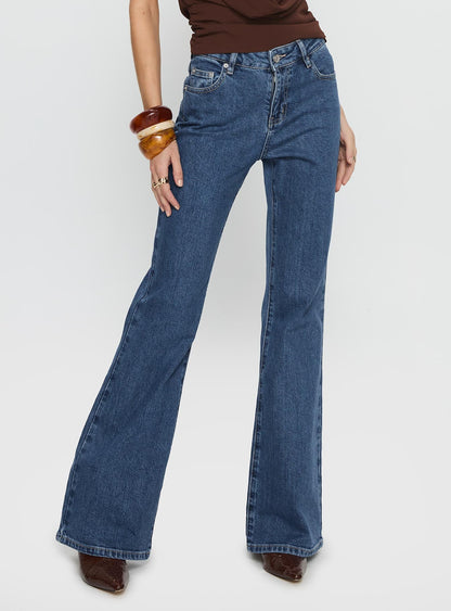 Magic Mirror Mid Rise Bootleg Jeans Mid Blue Wash