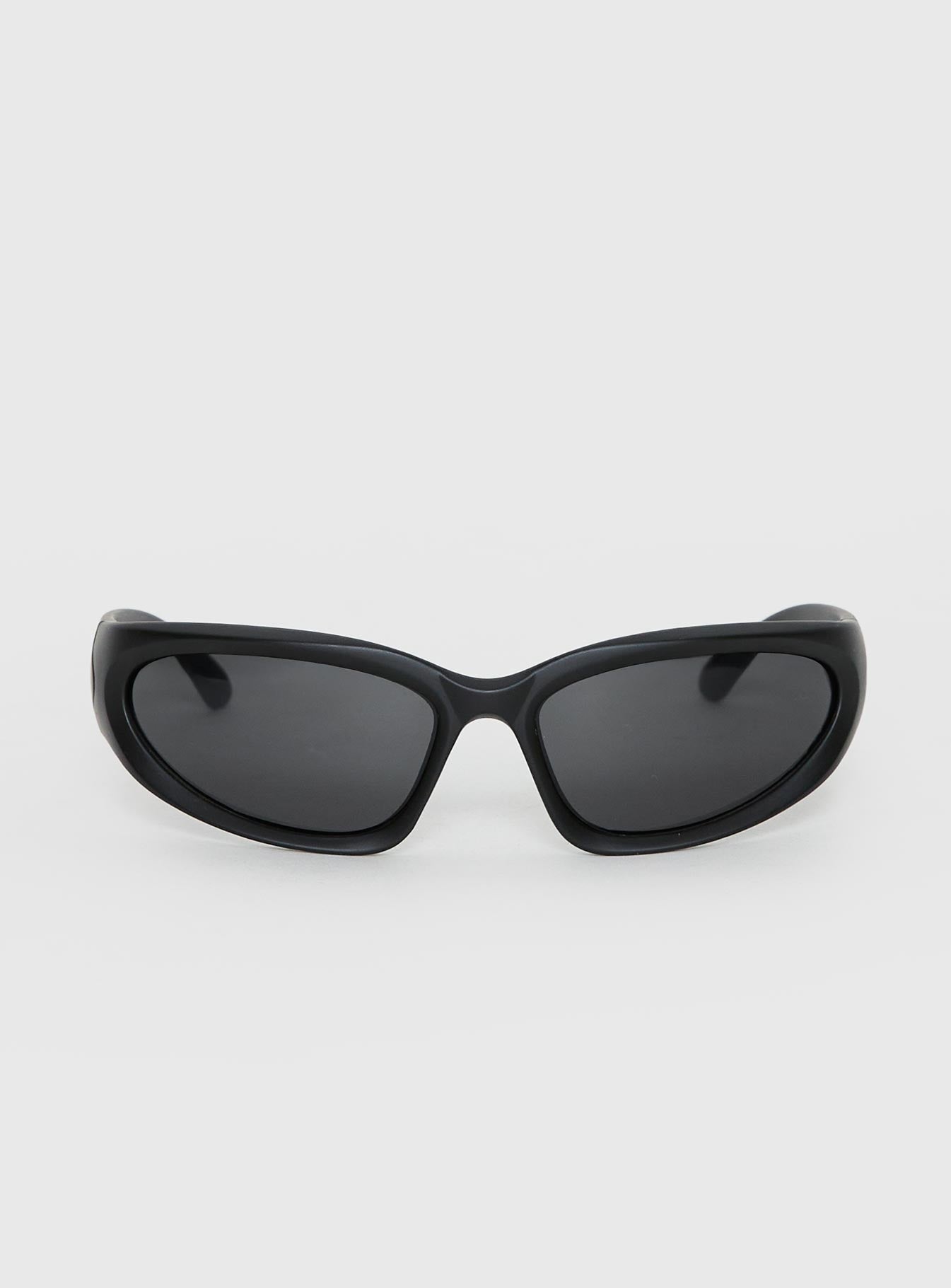 Huxlee Curved Sunglasses Black