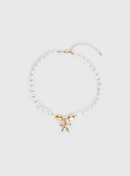 Splashy Star Pendant Necklace Gold