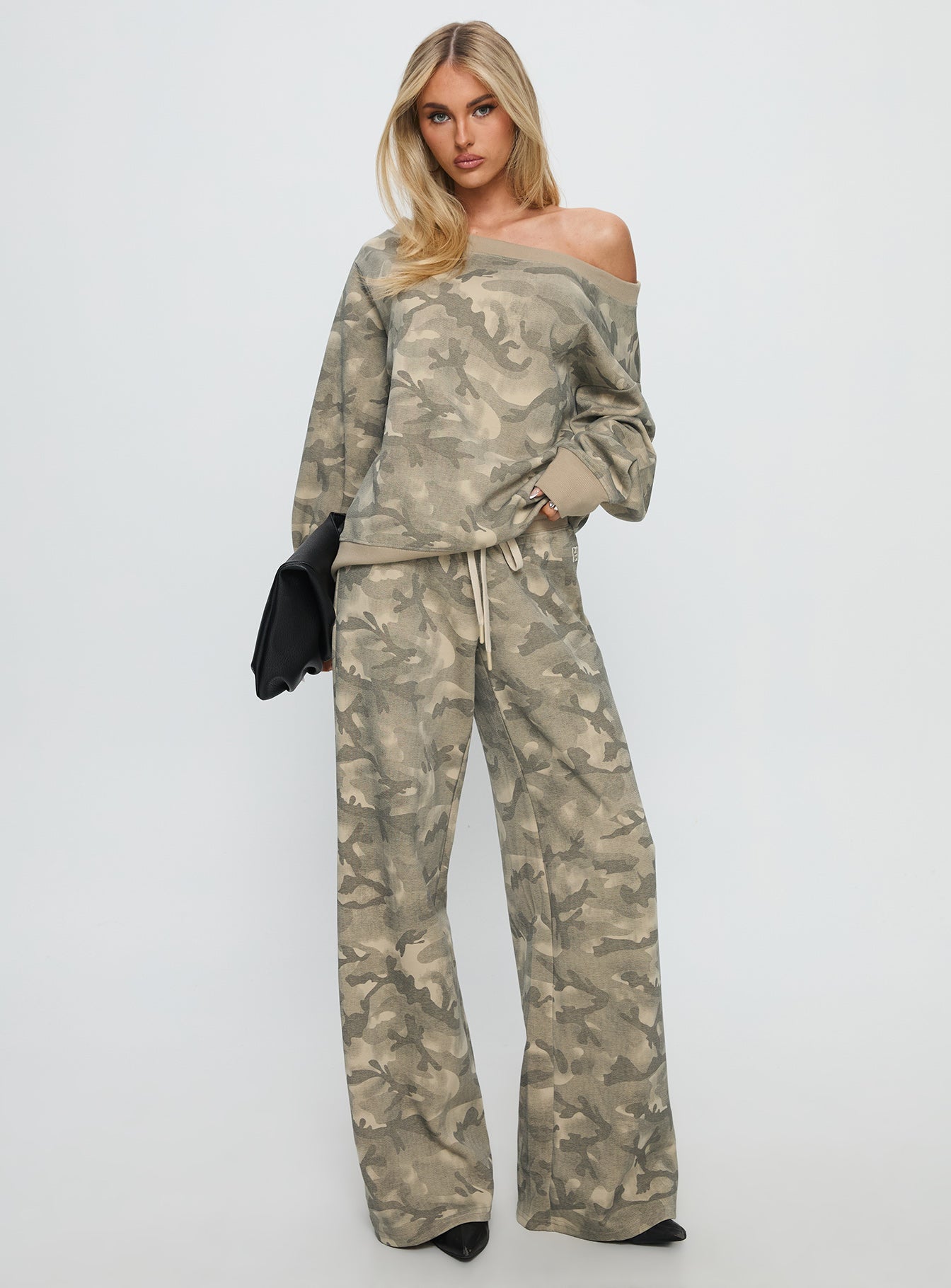 Wellness Off The Shoulder Jumper Washed Camo