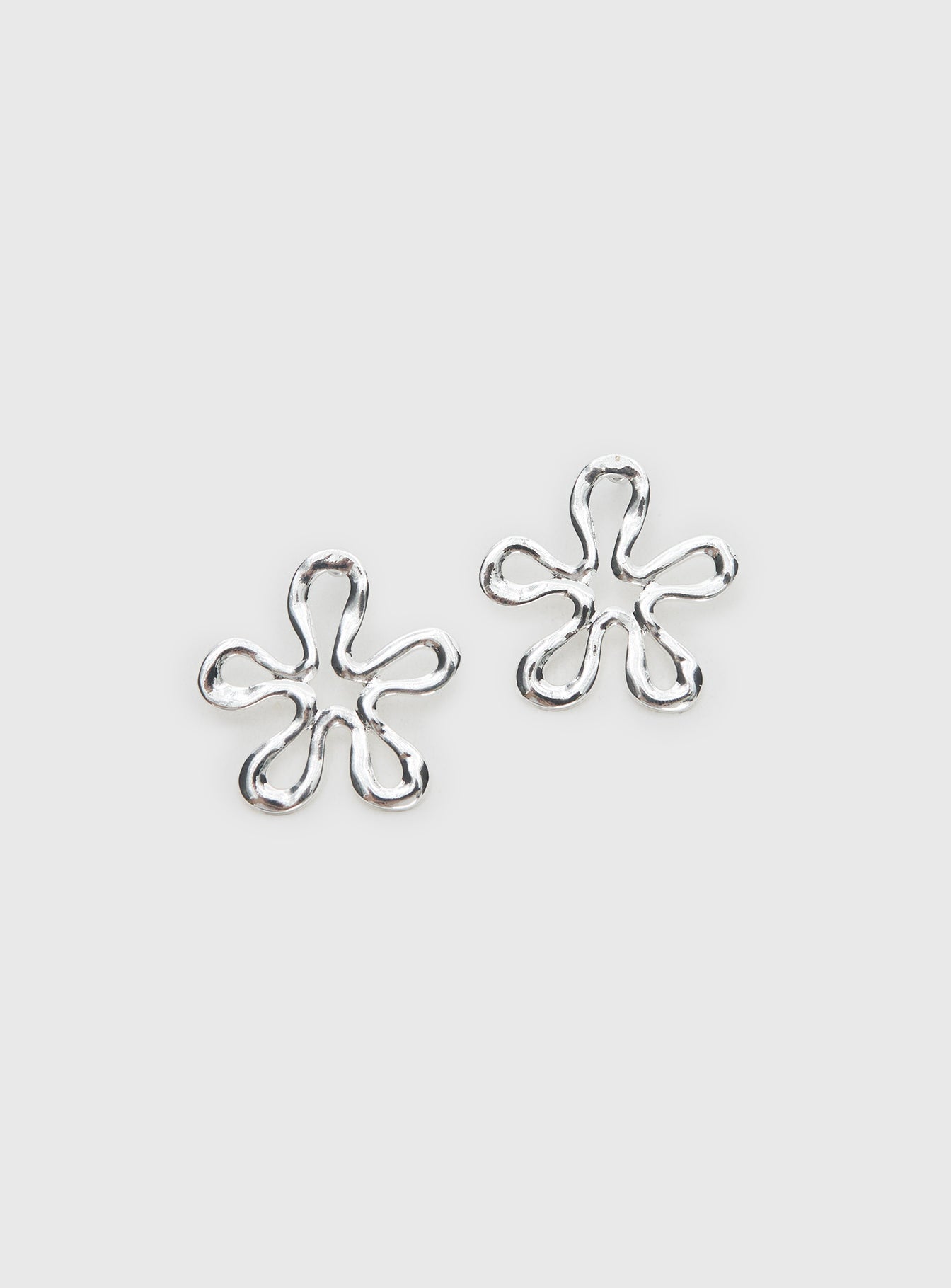 Sweet Embrace Flower Earrings Silver