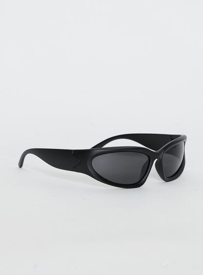 Huxlee Curved Sunglasses Black