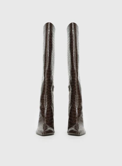 Good Judgement Knee High Boots Chocolate