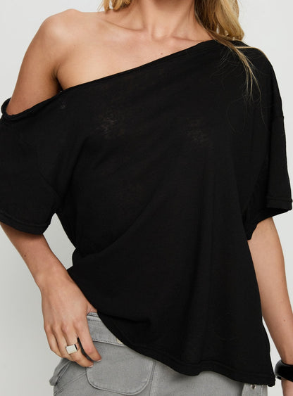 Winny Off Shoulder Tee Black