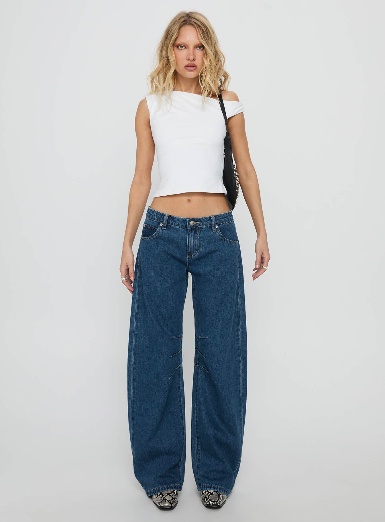 Tippie Low Rise Barrel Leg Jeans Mid Wash