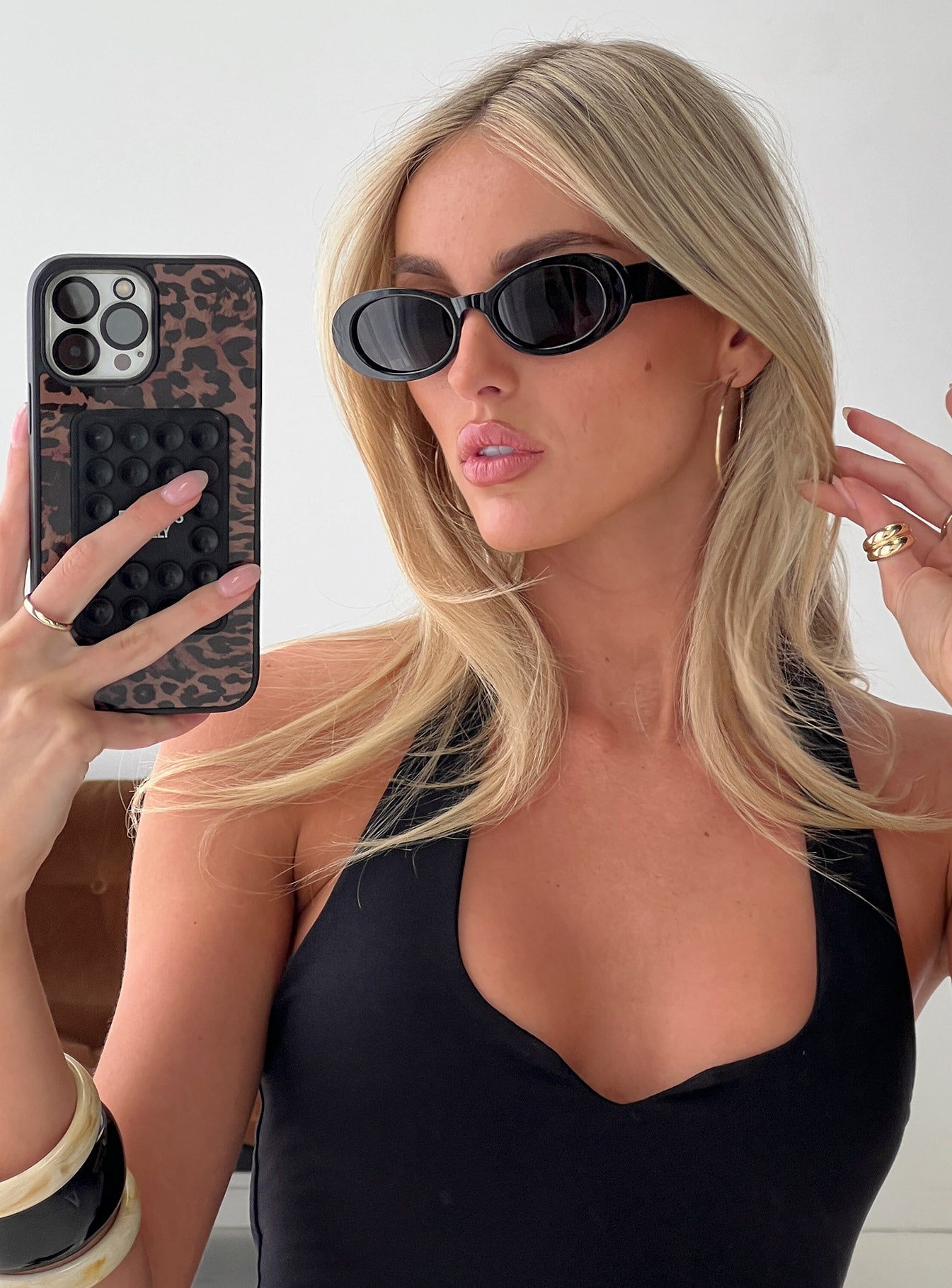 Selected Variant Image